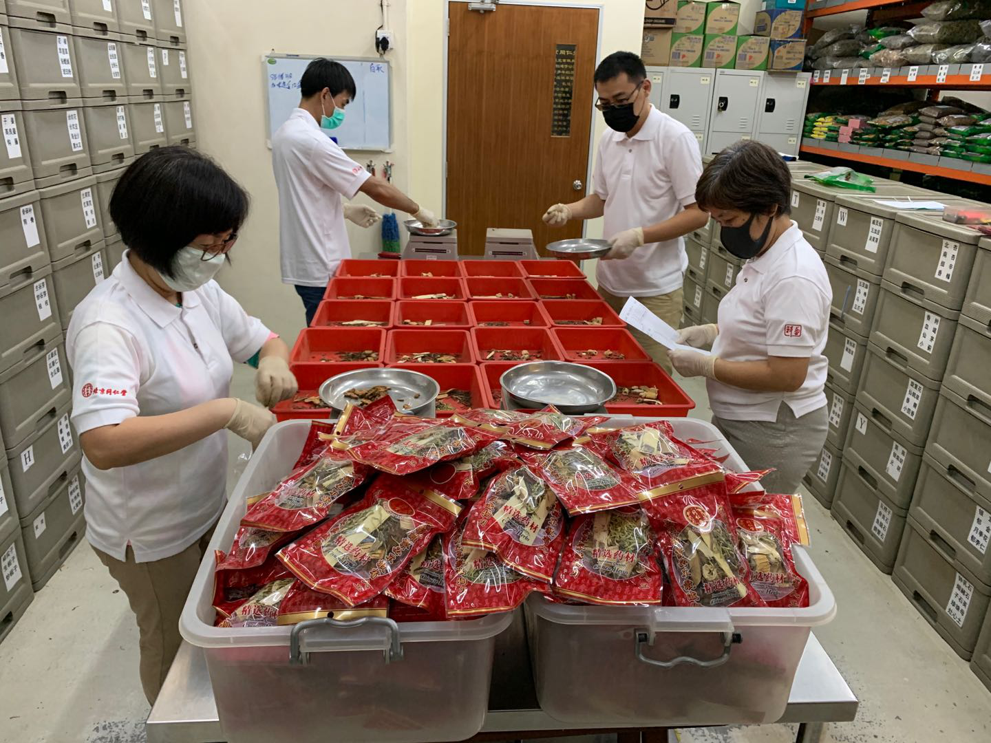 中医药走向世界：国医大师唐祖宣向意大利、加拿大、 新加坡和香港专家讲述新冠肺炎防治专用处方(图11)